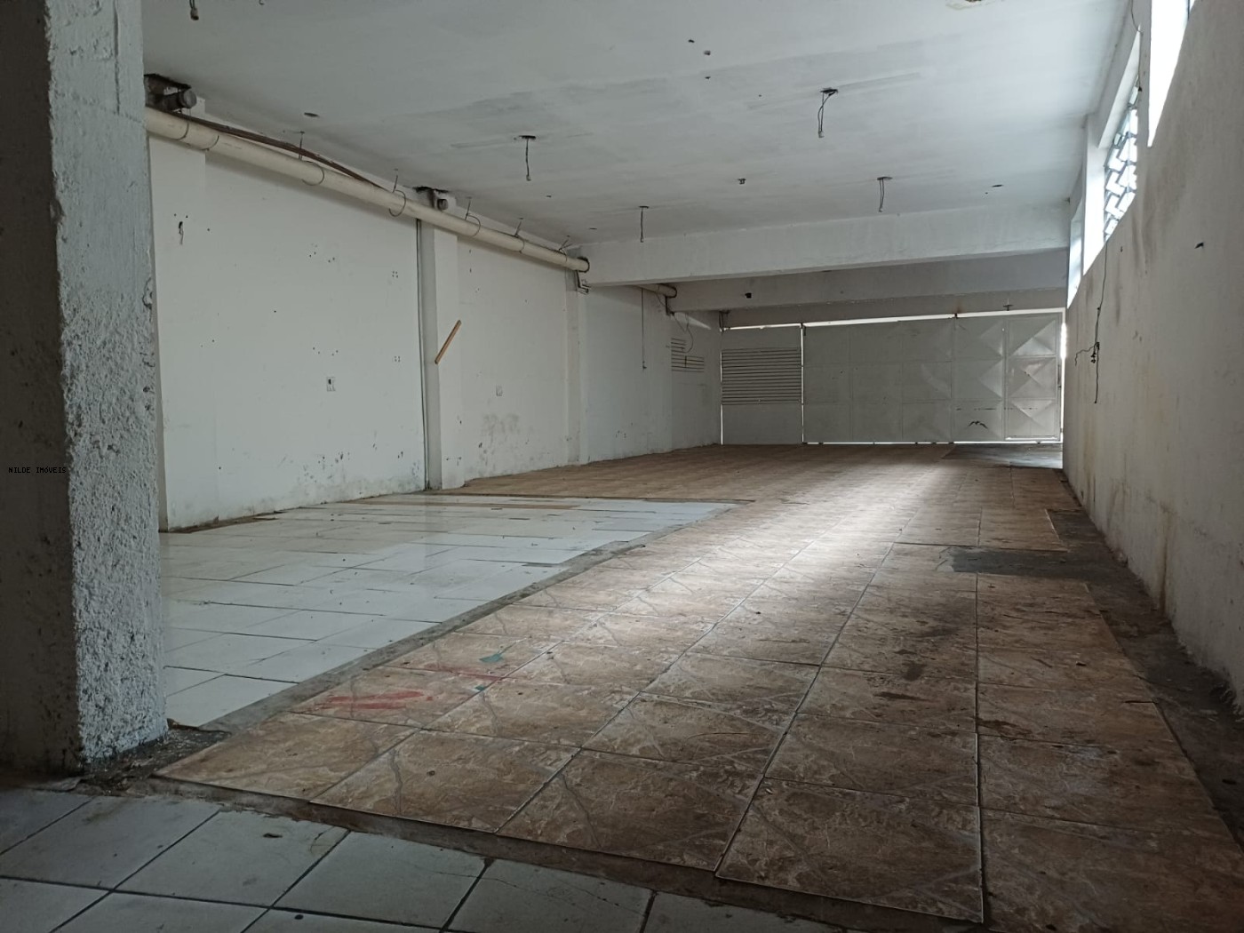 Sala-Conjunto, 300 m² - Foto 1